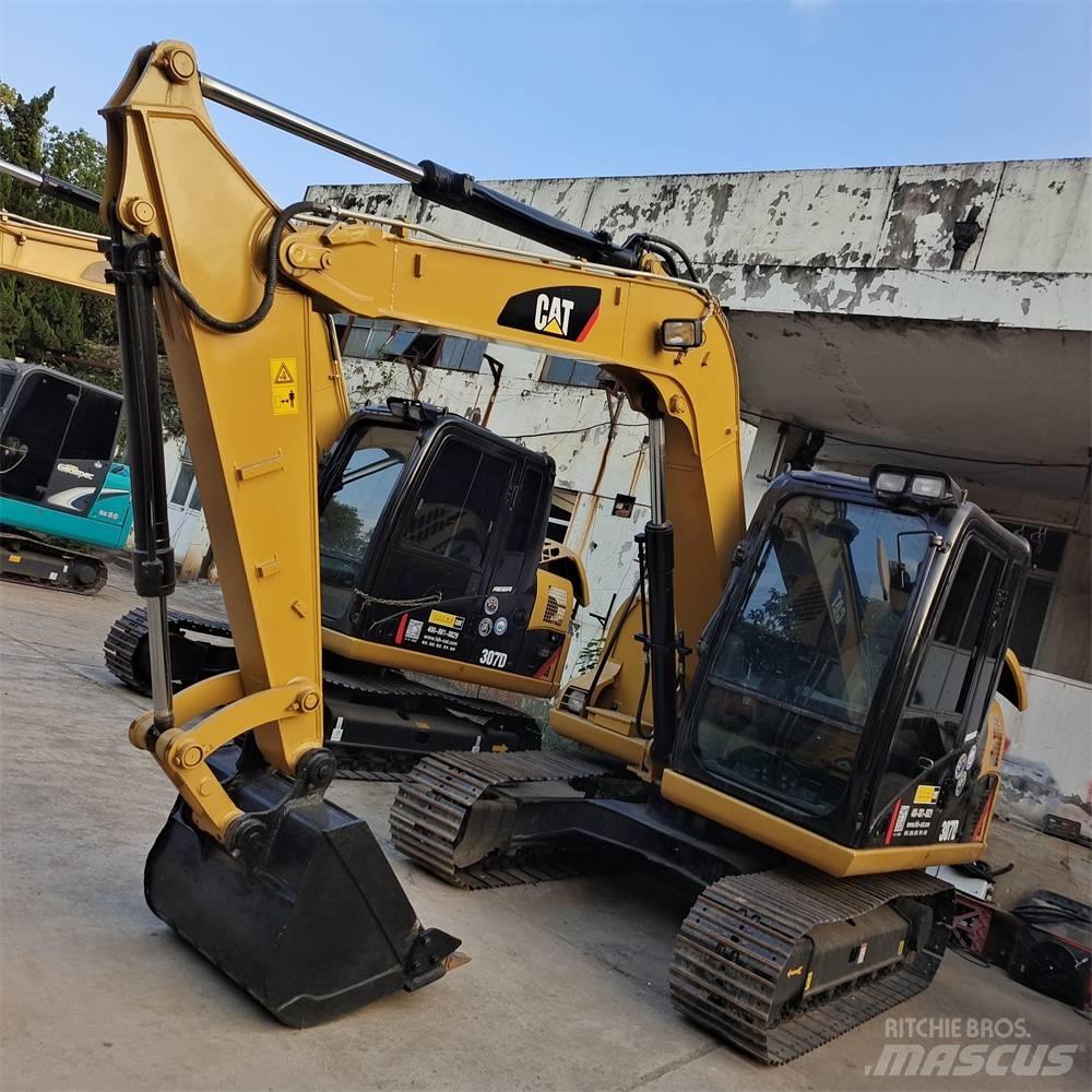 CAT 307 D Mini rýpadla < 7t
