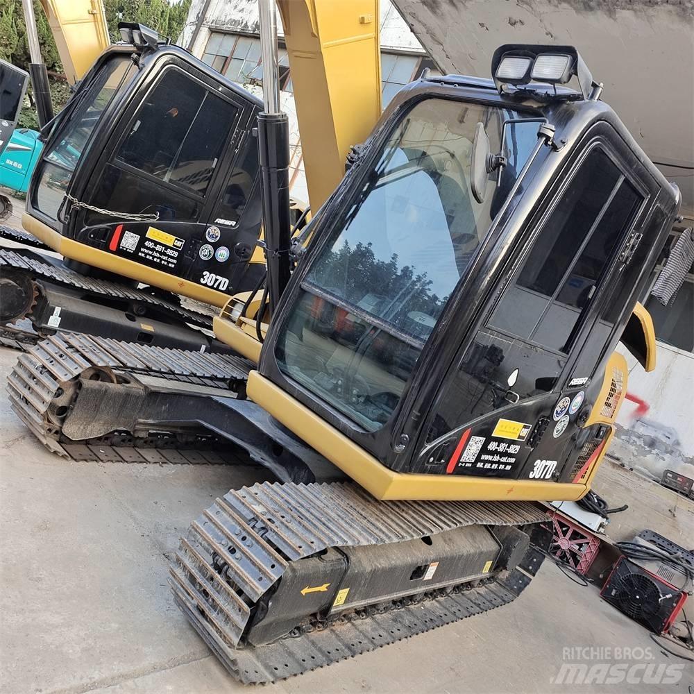 CAT 307 D Mini rýpadla < 7t