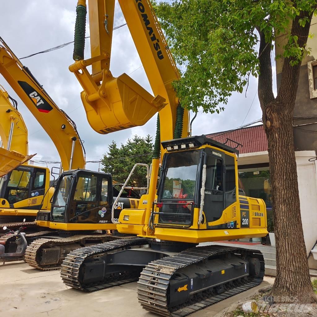 Komatsu PC 200 Pásová rýpadla