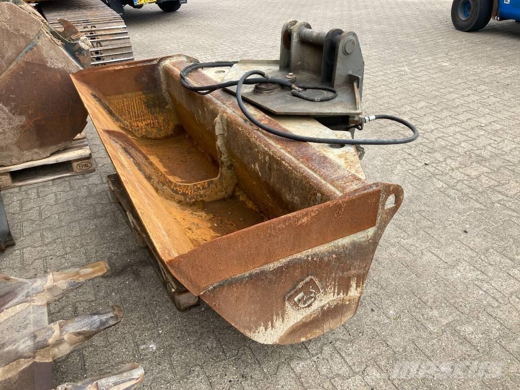 Komatsu PC 130-6K Pásová rýpadla