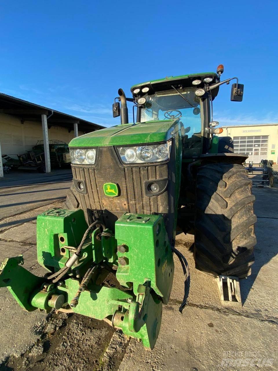 John Deere 8345 R Traktory