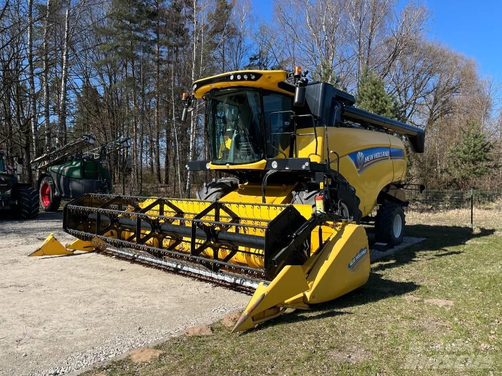 New Holland CX 6.80 Sklízecí mlátičky