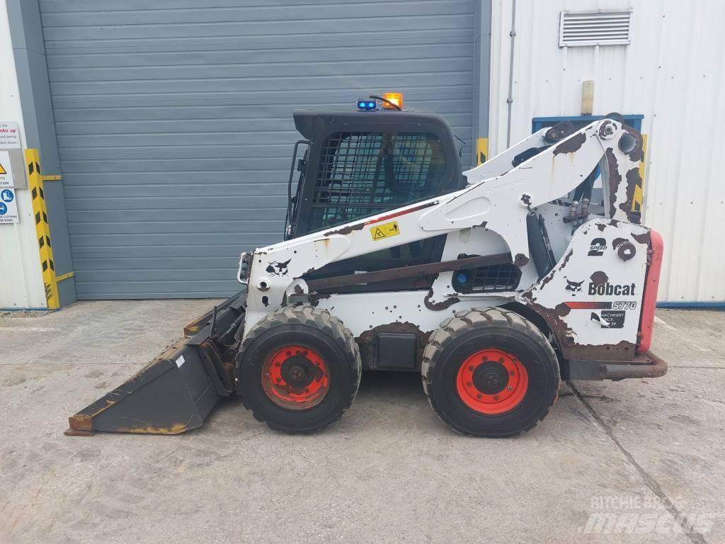 Bobcat 377 Smykem řízené nakladače