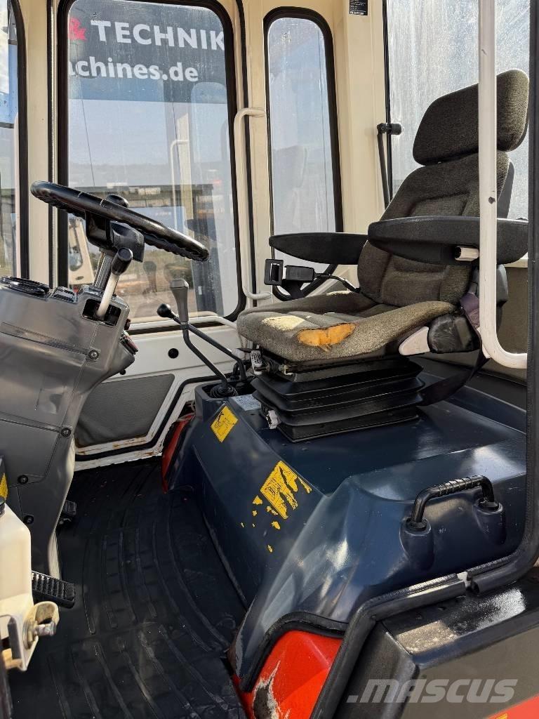 Kubota R 420 Kolové nakladače