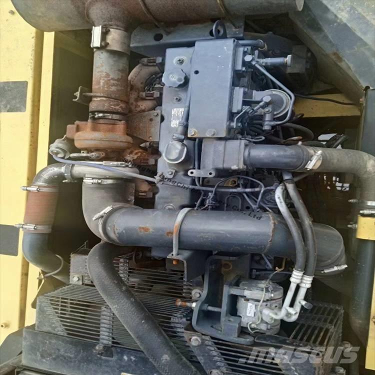 Komatsu 300 Pásová rýpadla