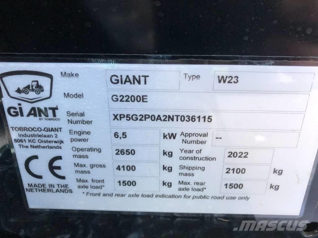 GiANT G 2200 E Víceúčelové nakladače