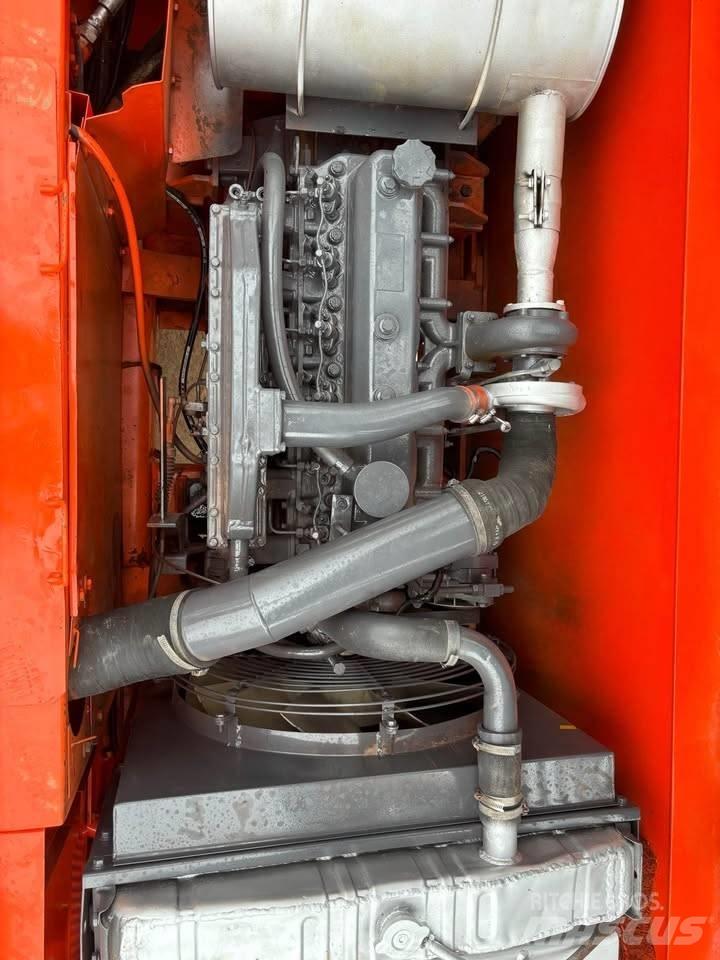 Doosan DX 225 LCA Pásová rýpadla