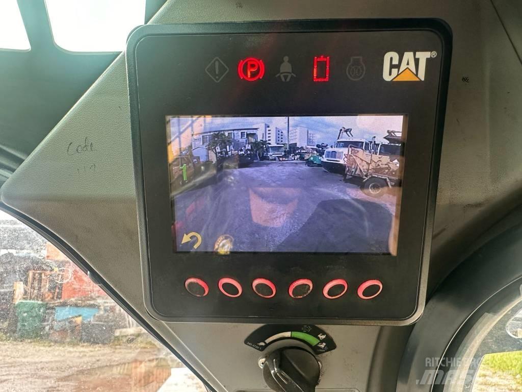 CAT 246 D Smykem řízené nakladače