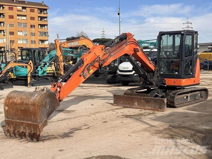 Hitachi ZX65USB Mini rýpadla < 7t