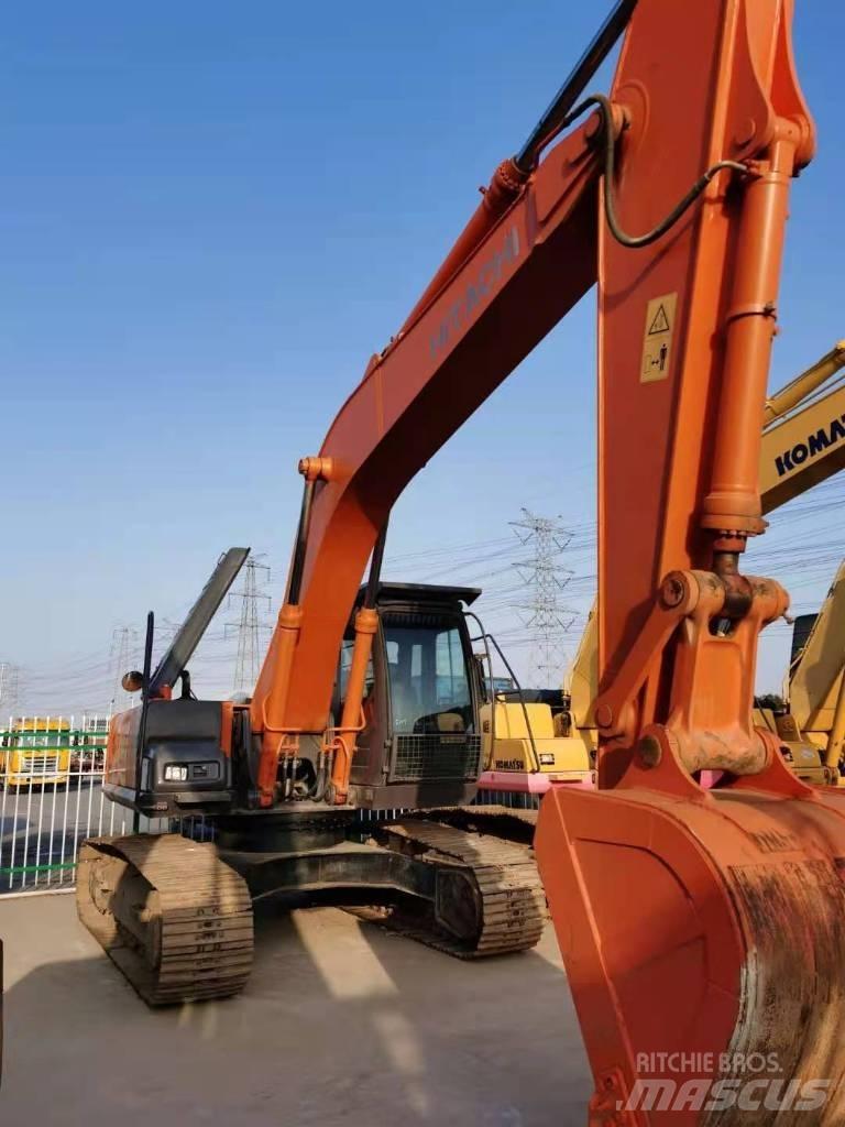 Hitachi ZX 210 Pásová rýpadla
