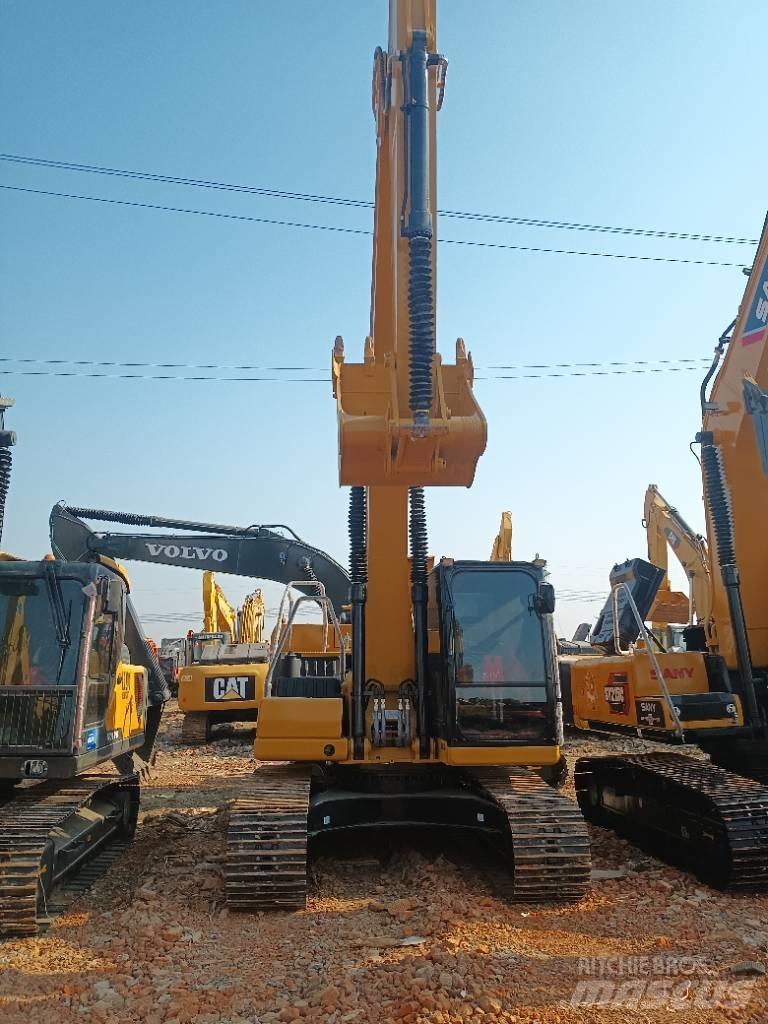 CAT CAT320GC Midi rýpadla 7t - 12t