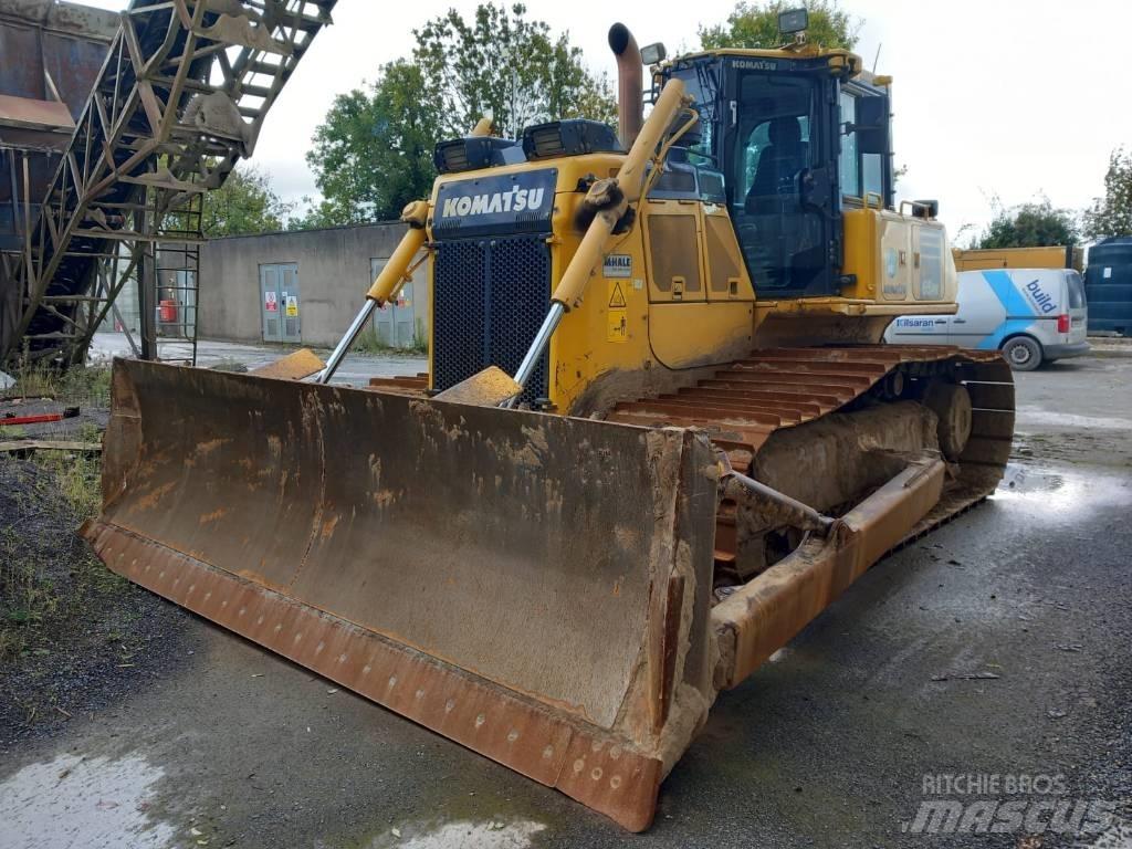 Komatsu D65PX-18 Pásové dozery
