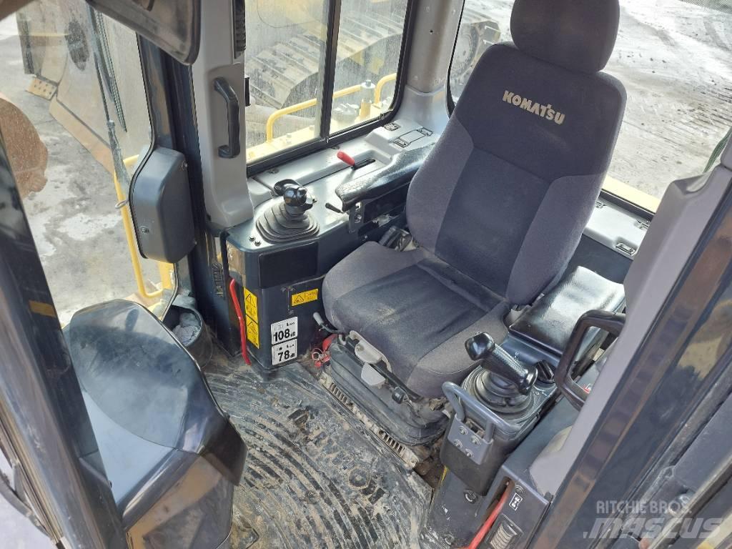 Komatsu D65PX-18 Pásové dozery