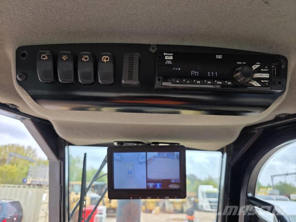 CAT D 5 K 2 LGP Pásové dozery