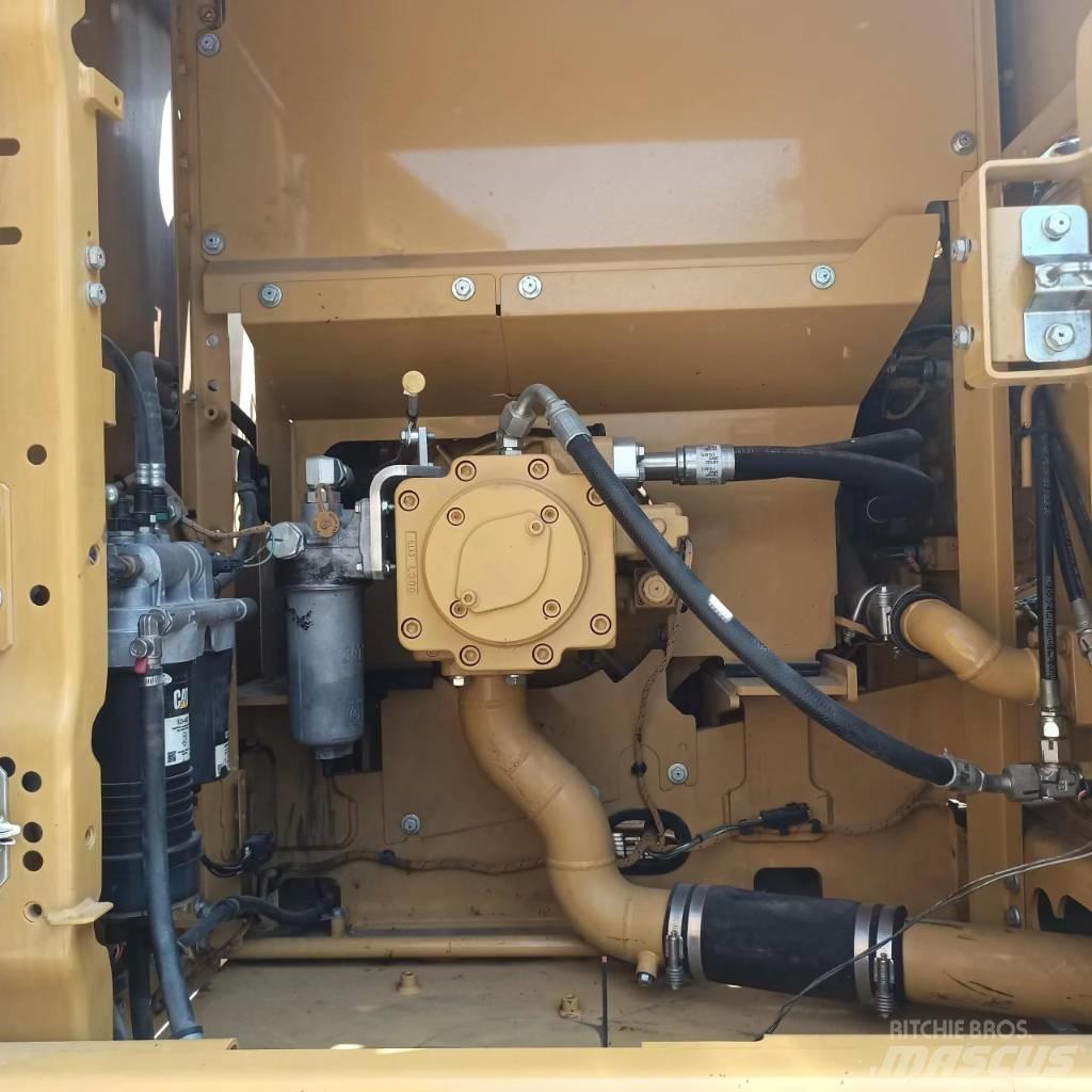 CAT 320 Pásová rýpadla