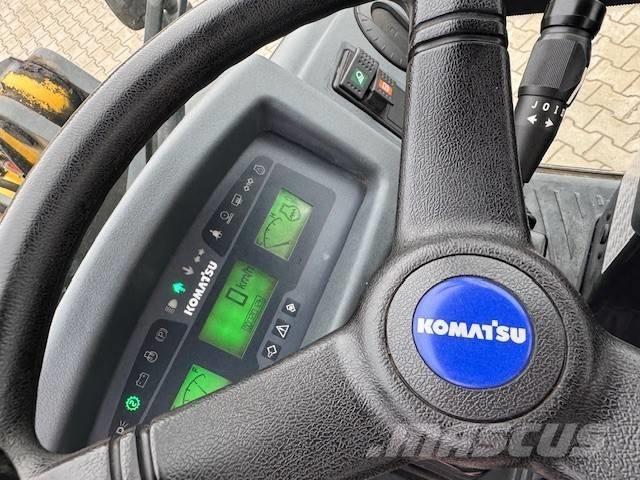 Komatsu WA 80 M Kolové nakladače