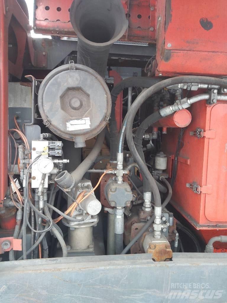 Sandvik DP 1500 i Povrchové vrtací stroje