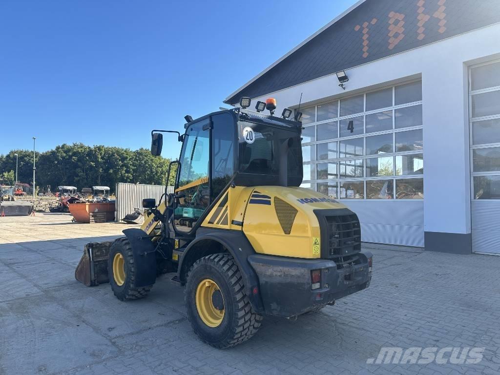 Komatsu WA 80-6 Kolové nakladače