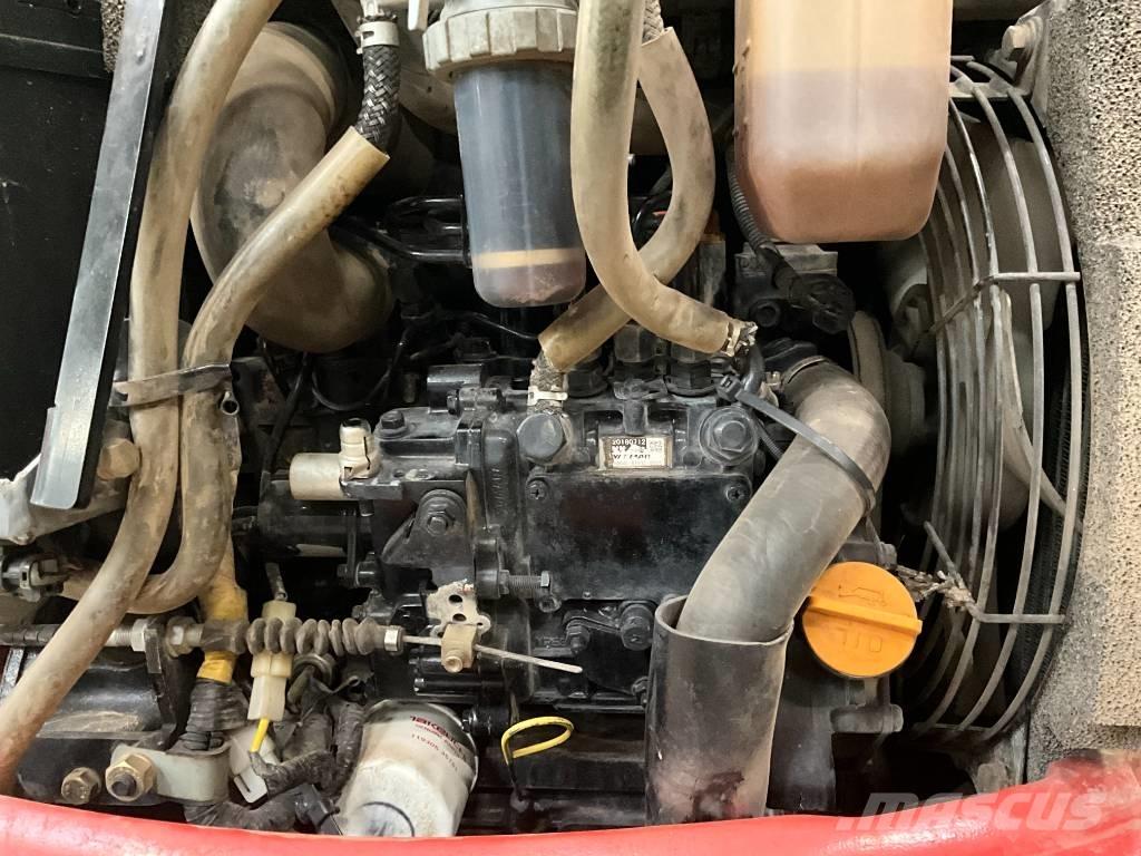 Takeuchi TB 215 R Mini rýpadla < 7t