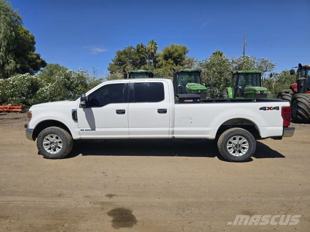 Ford F 250 FX4 Další
