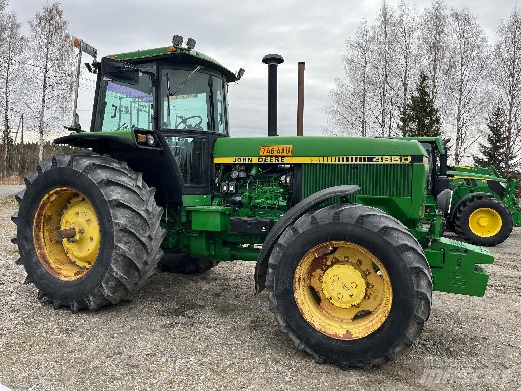 John Deere 4850 Traktory