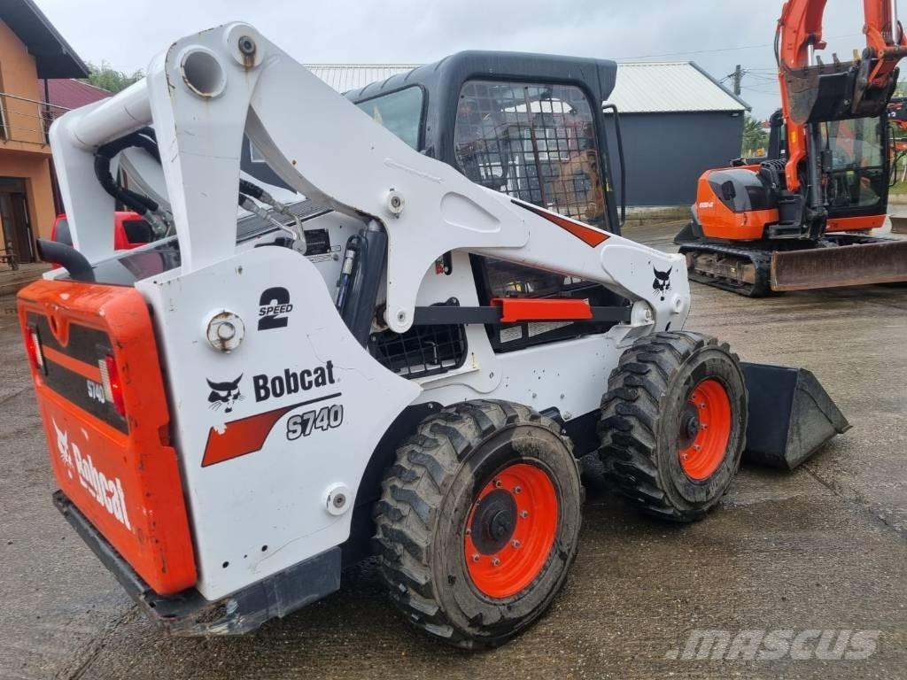 Bobcat S740 Smykem řízené nakladače