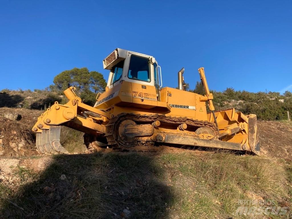 Liebherr PR 742 Pásové dozery