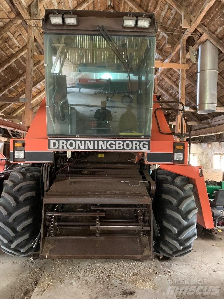 Dronningborg 7200 Sklízecí mlátičky