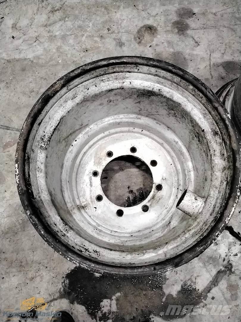 Gremo 950 20x22,5 Pneumatiky, kola a ráfky