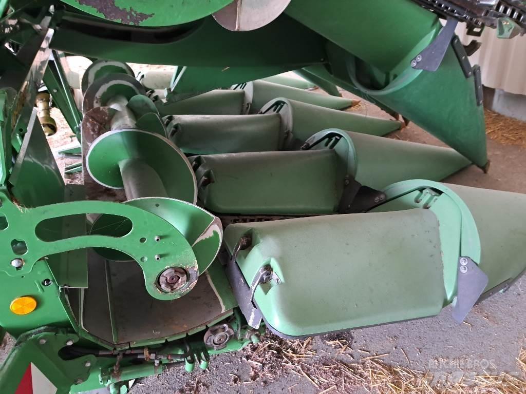 John Deere 608C Kombajnové hlavice