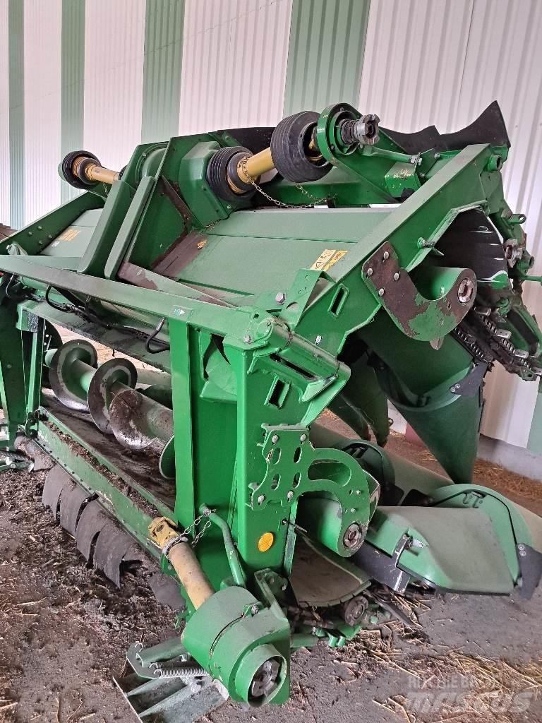 John Deere 608C Kombajnové hlavice
