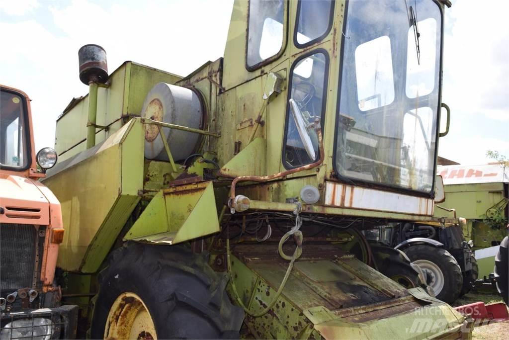 CLAAS Dominator 80 Sklízecí mlátičky