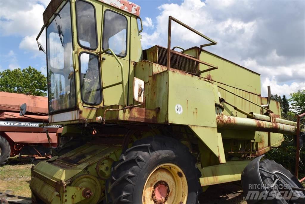 CLAAS Dominator 80 Sklízecí mlátičky