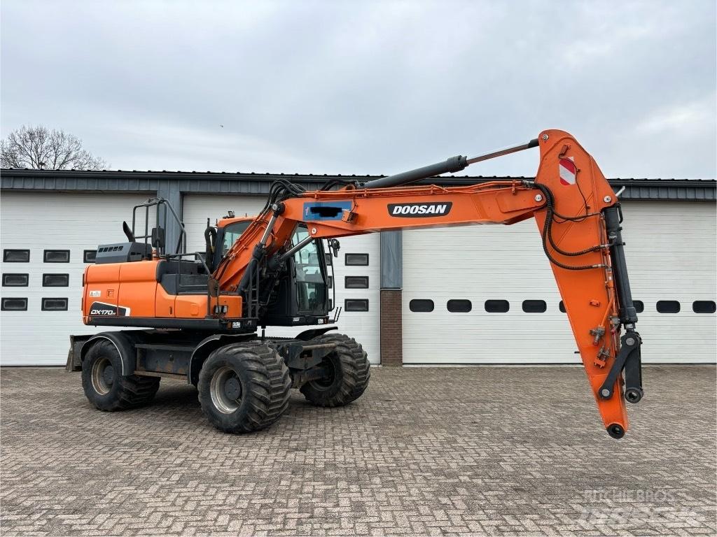 Doosan DX 170 W Kolová rýpadla