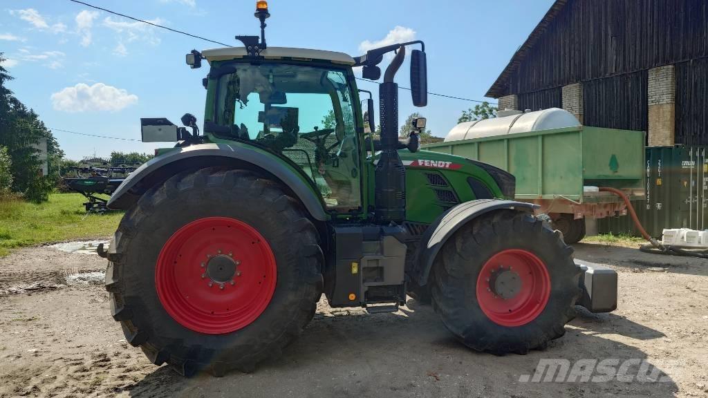 Fendt 724 Profi Plus Traktory