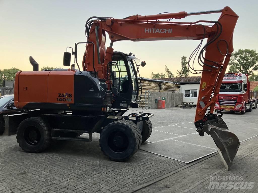 Hitachi ZX140-5B Kolová rýpadla