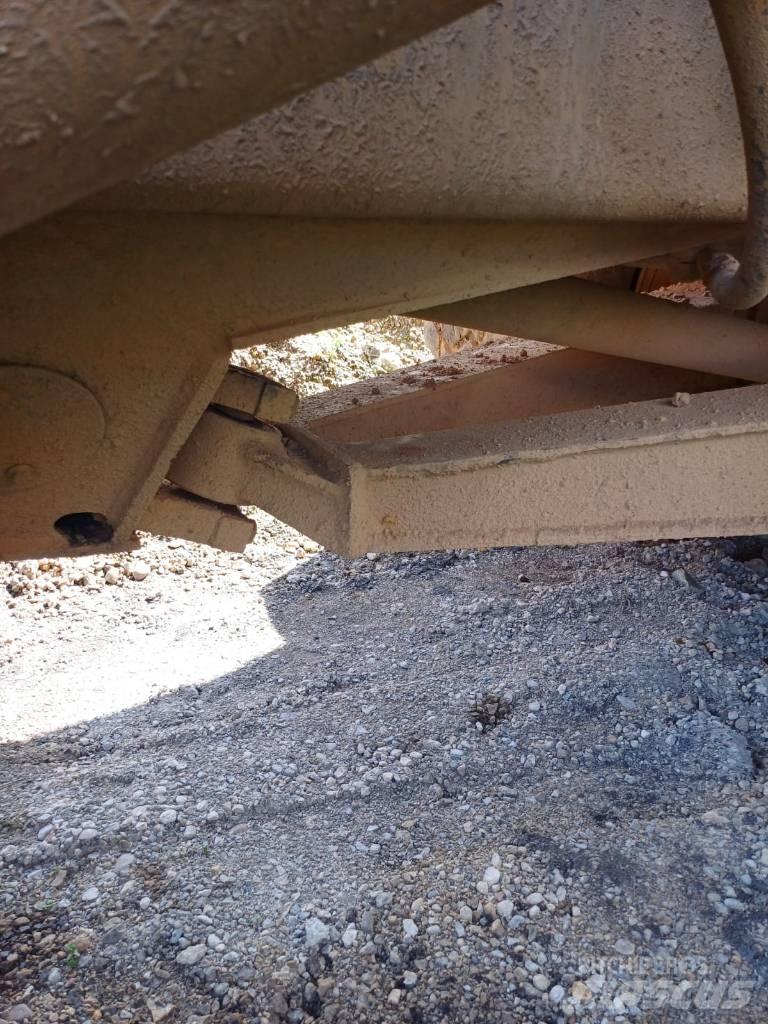 Volvo A30C Kloubové dempry