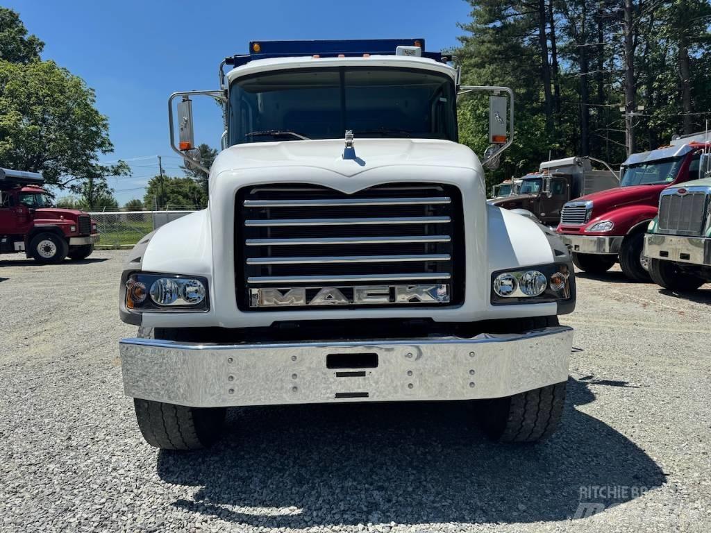 Mack GU 713 Sklápěče