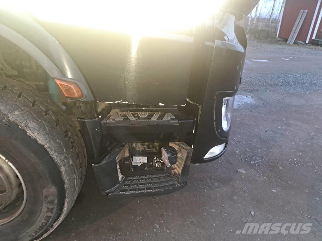 Sisu CM 13 M Nákladní automobily pro přepravu lesních strojů