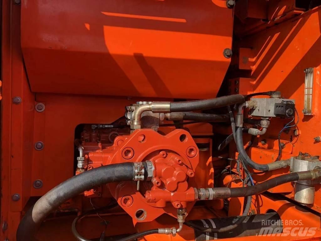 Doosan 220-7 Pásová rýpadla