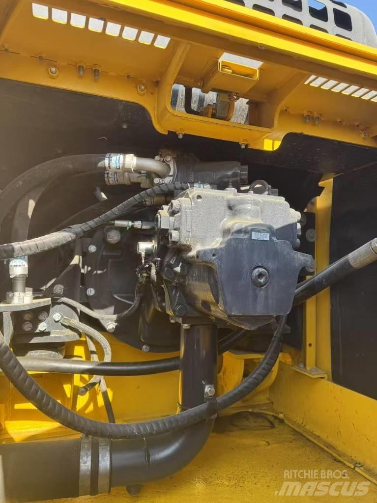 Komatsu PC 350-7 Pásová rýpadla