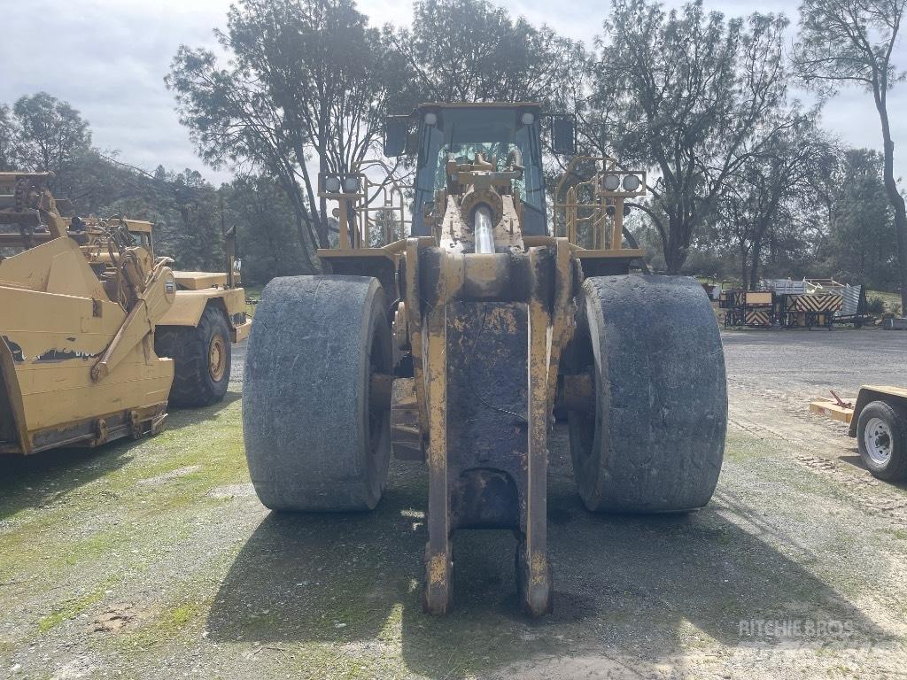 CAT 988 H Kolové nakladače