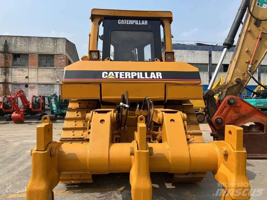 CAT D8R Pásové dozery