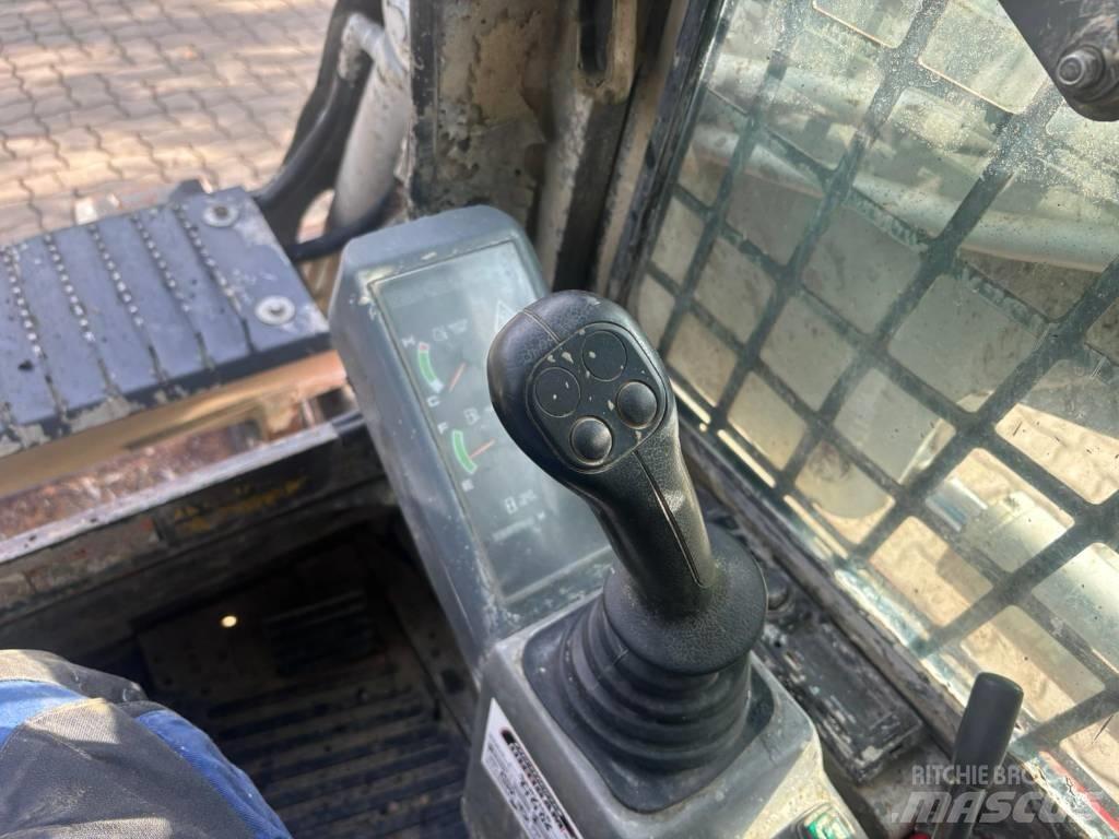 Takeuchi TL 230 Smykem řízené nakladače