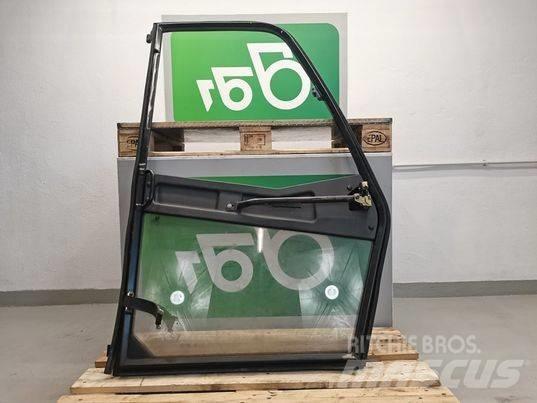 JLG 4017PS door Kabiny a interiér