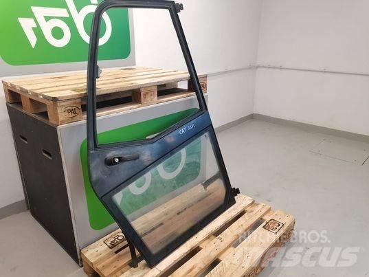 JLG 4017PS door Kabiny a interiér
