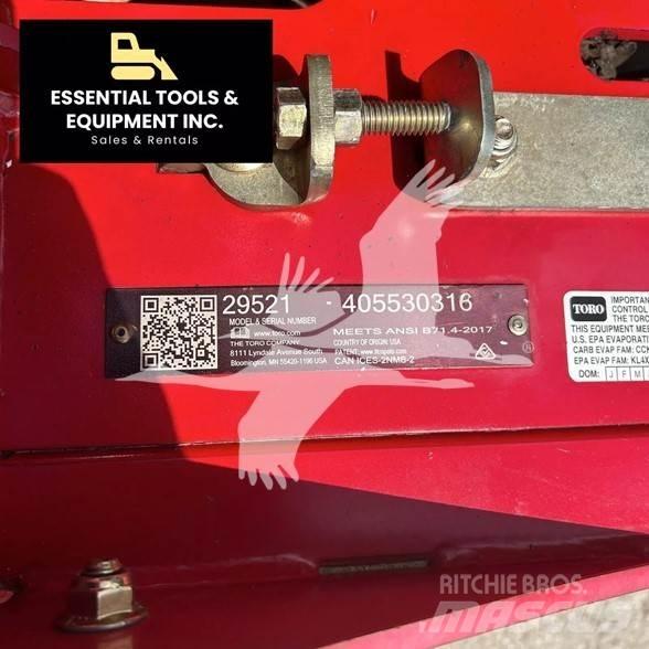 Toro 29521 Aerátory a odmechovače