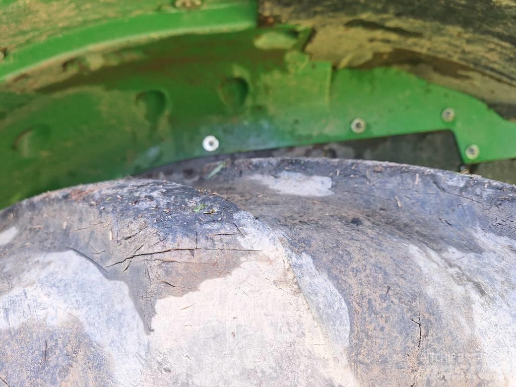 John Deere 5125R Traktory
