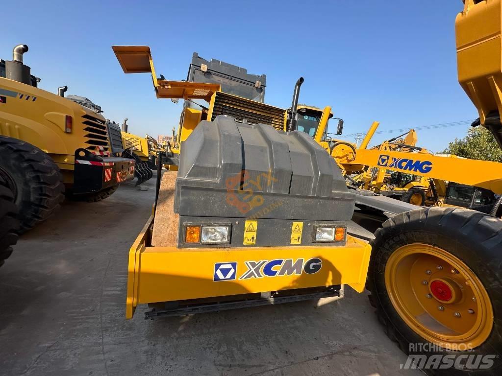 XCMG XD 103 Tandemové válce