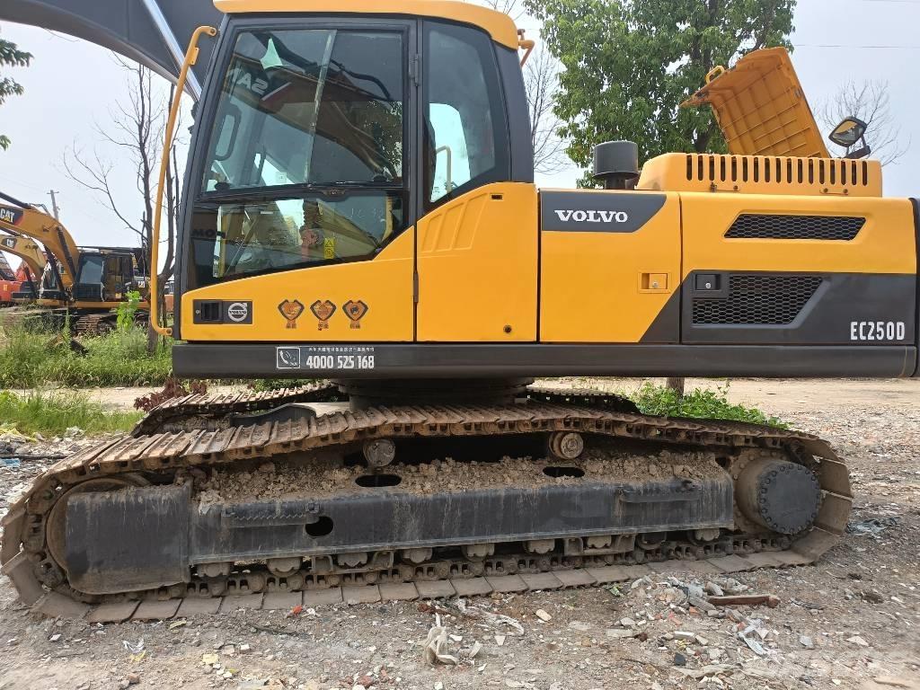 Volvo EC250D Pásová rýpadla